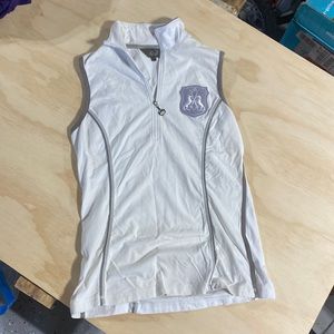 Sleeveless dressage shirt